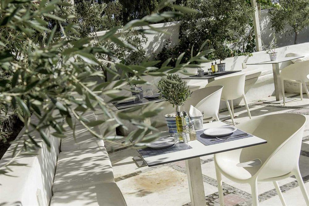 28 Hotel Kamari (Santorini)